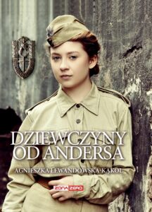 Tytuł: Dziewczyny od Andersa
Autor: Agnieszka Lewandowska-Kąkol
Wydawnictwo: Zona Zero
Formaty: EPUB, MOBI