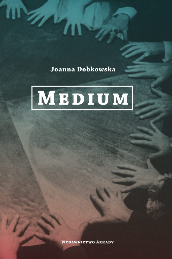 Medium — okładka